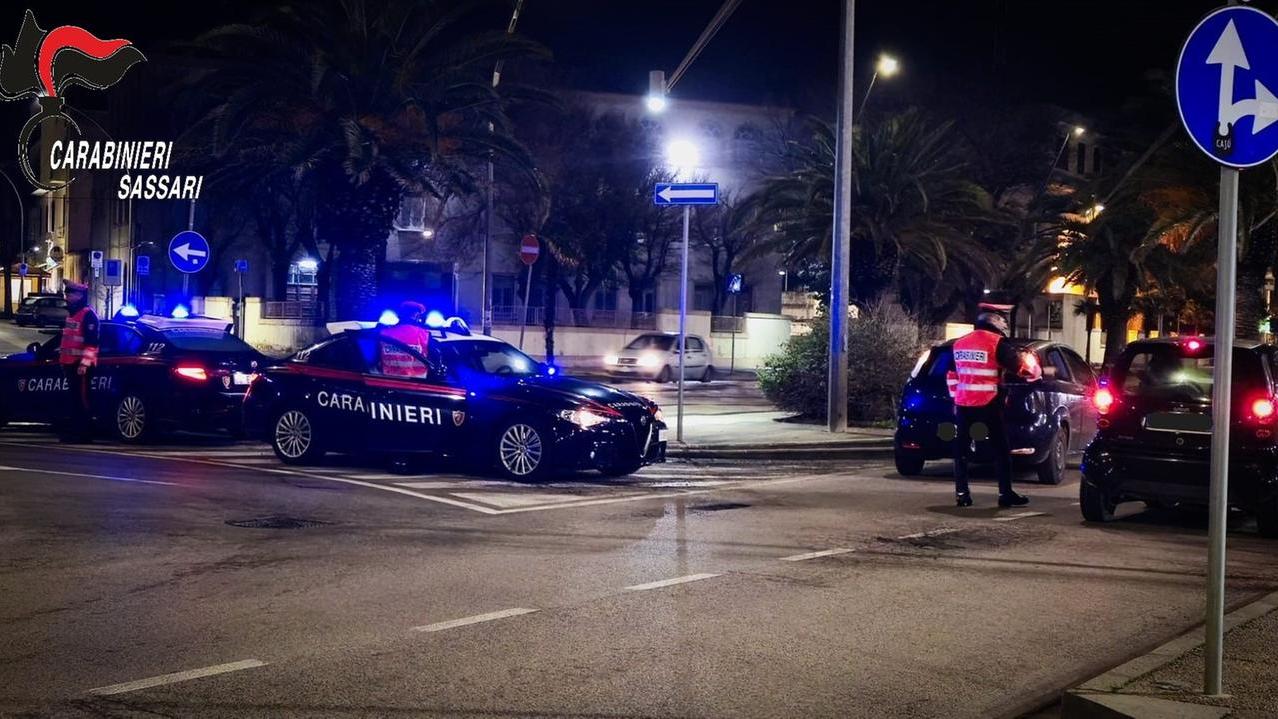 Alghero, furto di birre in un ristorante: denunciati quattro ragazzi