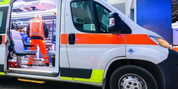 Esplode gomma, operaio ferito