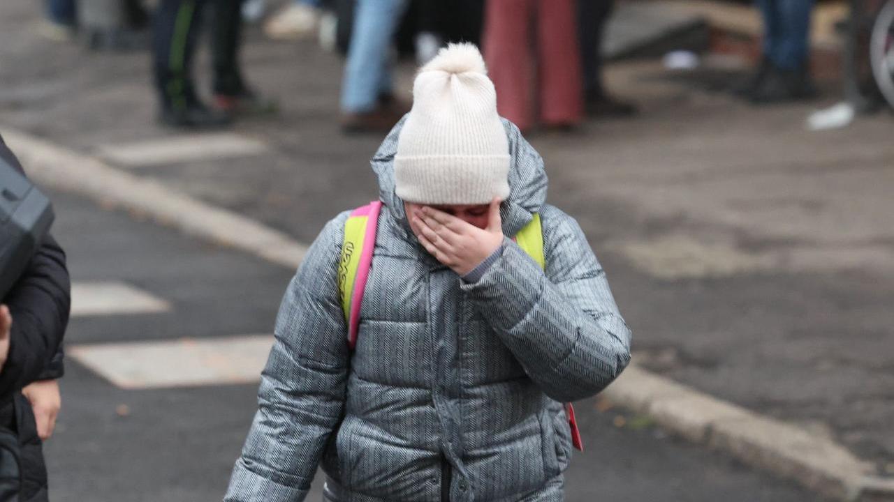 Tutti fuori. È iniziato lo sgombero del Grattacielo di Ferrara, ingente spiegamento di Polizia – IL RACCONTO IN DIRETTA