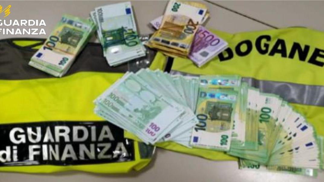 Aeroporto di Pisa, oltre due milioni di valuta non dichiarata