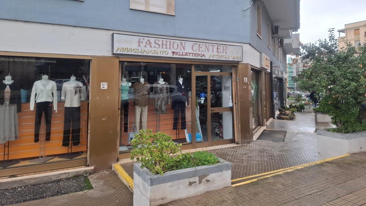 Paura a Sassari, la rapina finisce nel sangue: una donna accoltellata