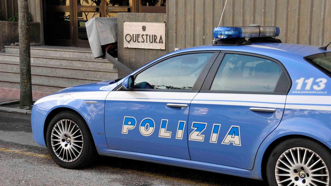 Paura a Nuoro, donna picchiata e rapinata in pieno centro