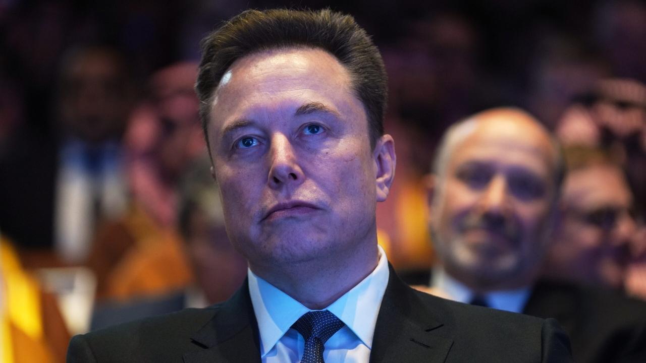 Elon Musk cambia idea sulla conquista di Marte: «Voglio costruire una civiltà sulla Luna» – ecco il piano del magnate