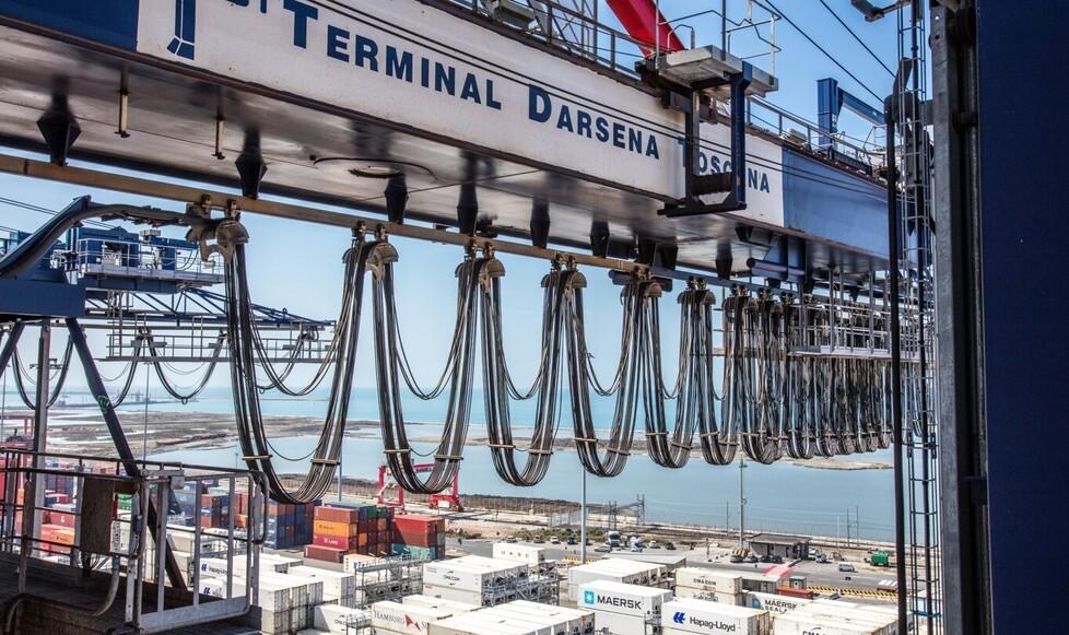 Una veduta dall’alto del Terminal Darsena Toscana
