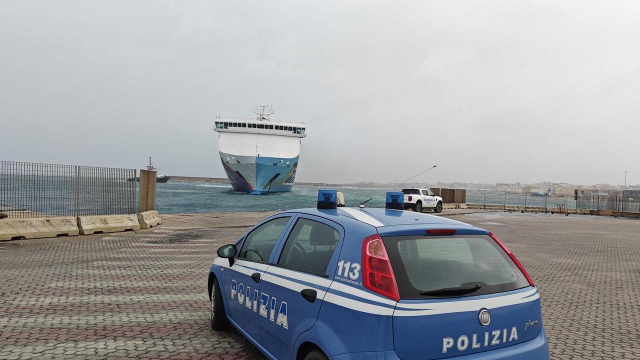 Navi dirottate, vento a 140 chilometri orari, Sardegna nella morsa dell’uragano - che cosa sta succedendo