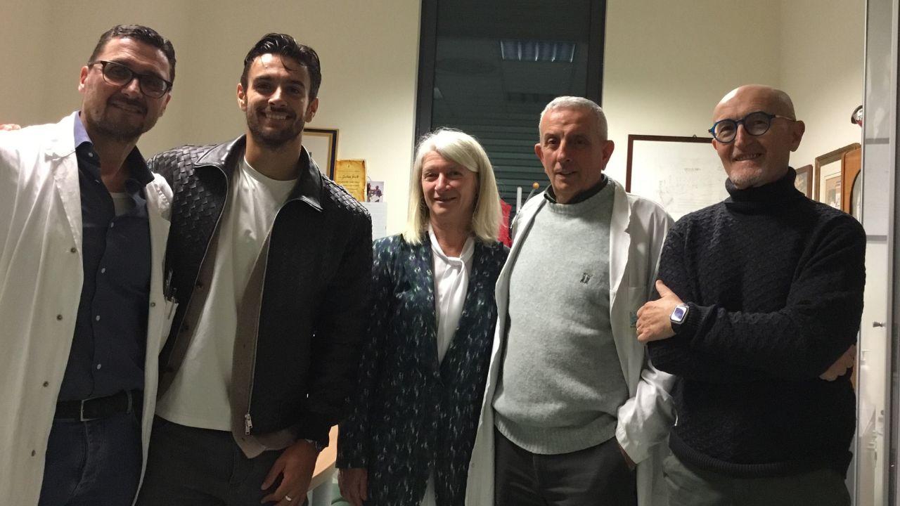 
	Lorenzo Musetti durante la visita all'ospedale Apuane

