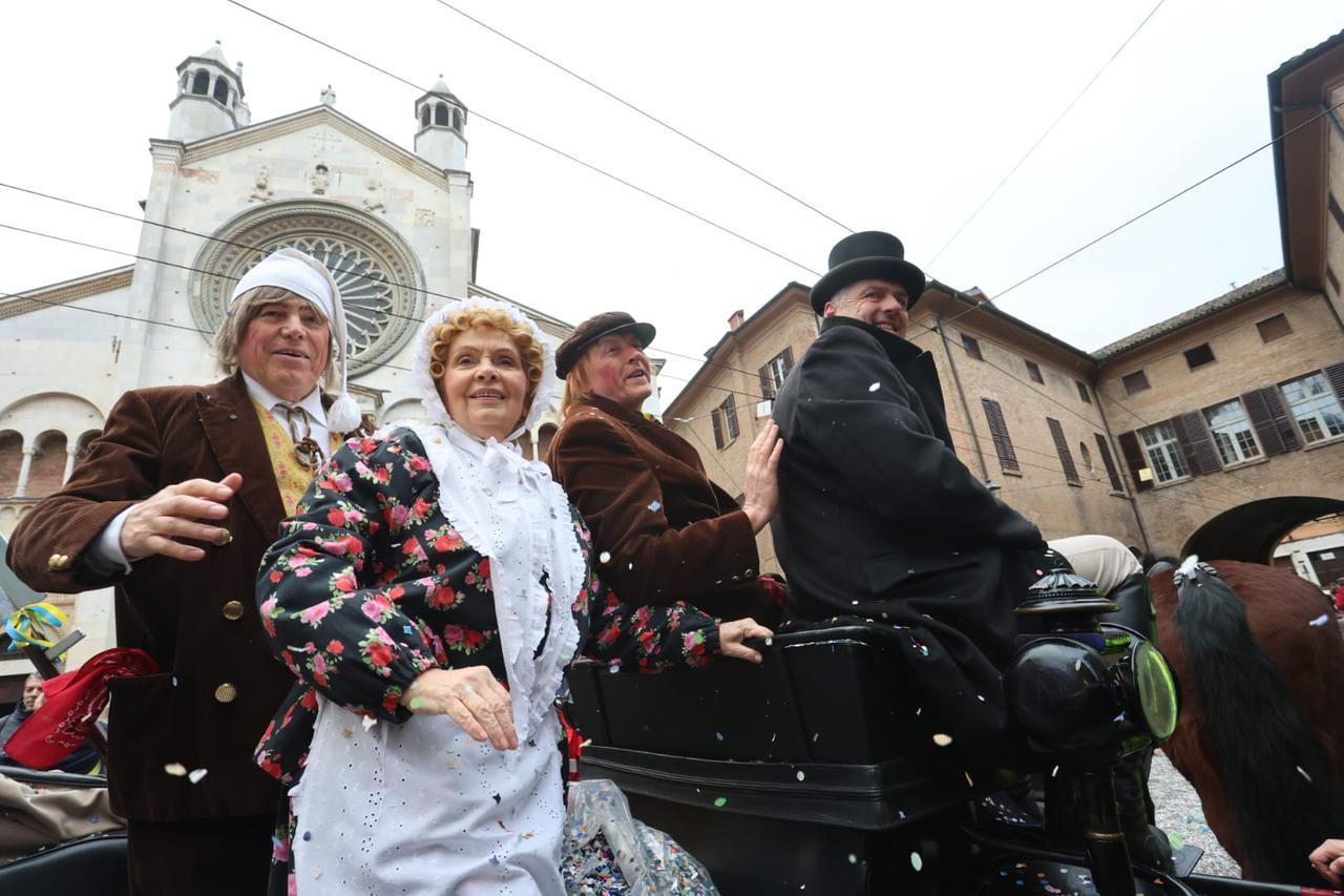 Carnevale a Modena, lo sproloquio di Sandrone – Diretta video e testo integrale