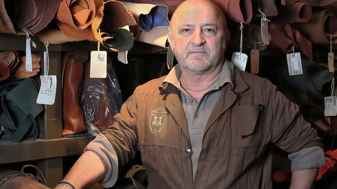 Omar Baraldi nella sua cuoieria