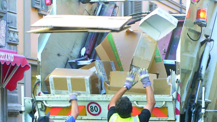 Rifiuti, Reggio Emilia verso la gara che vale 1,5 miliardi. Prandi: «Così la Tari potrà calare»