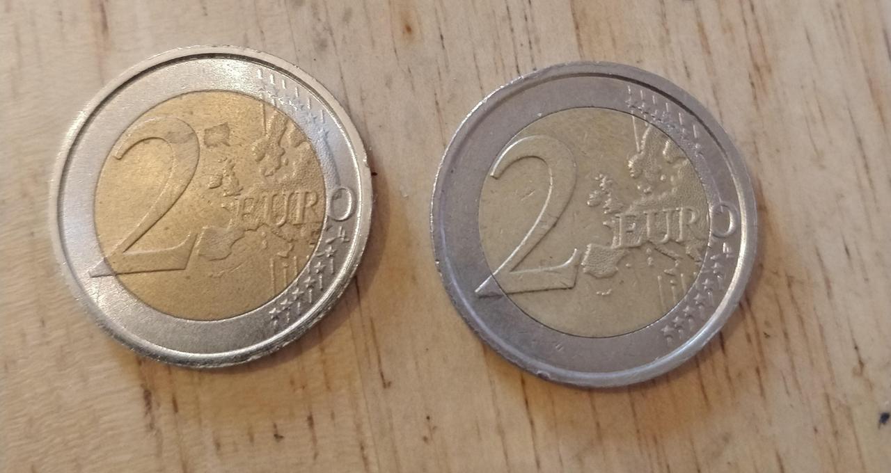 Prato, giovane fermato con 654 monete false da due euro