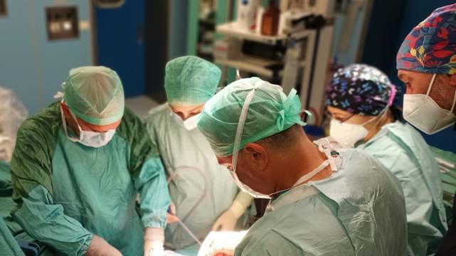 Intervento straordinario, bimbo di 9 anni operato al cervello da sveglio