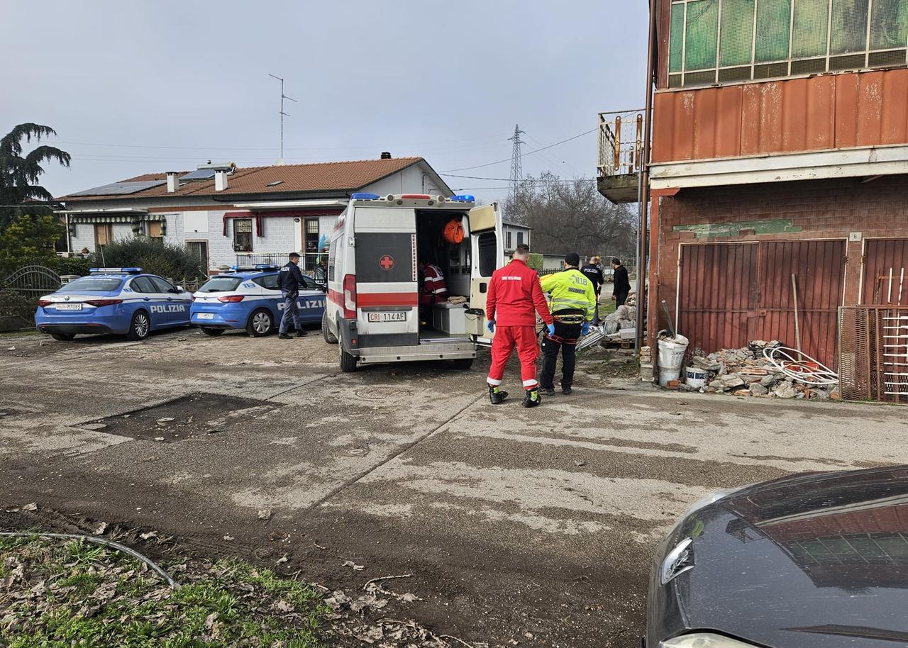 Rissa a Pontelagoscuro, cinque feriti a martellate: uno scatto rubato il movente
