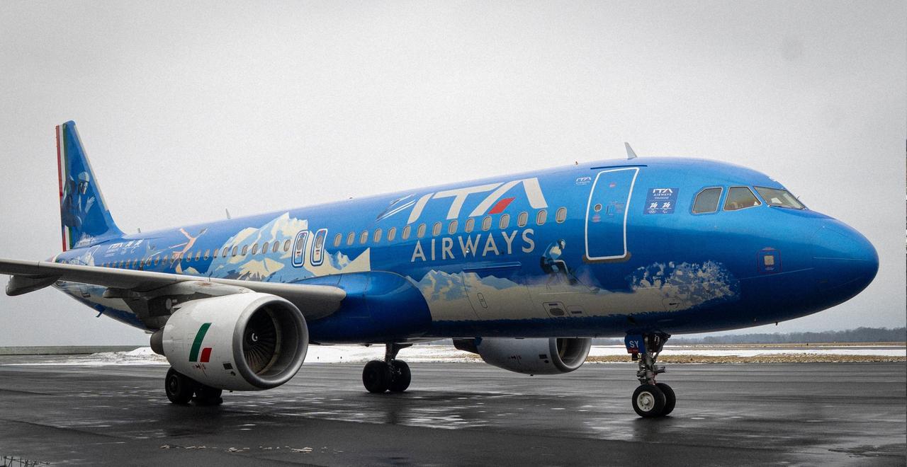 Airbus A320, l’aereo firmato dal ferrarese Ponzi: «Viaggio tra sport, arte e passione»