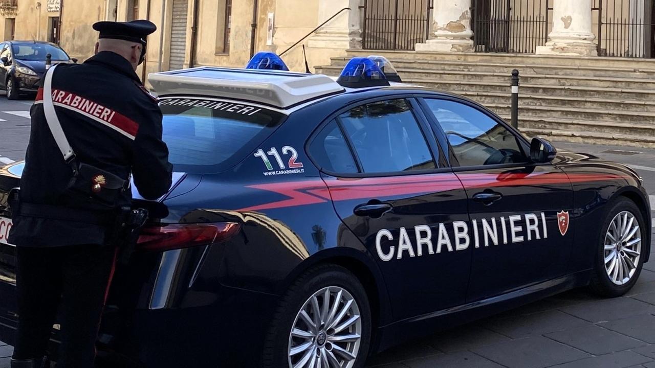 Rubano in casa di una 90enne: tre arrestati, uno è minorenne