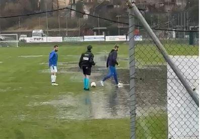 Il campo è una grande pozzanghera: Nibbiano-Vianese rinviata per il maltempo