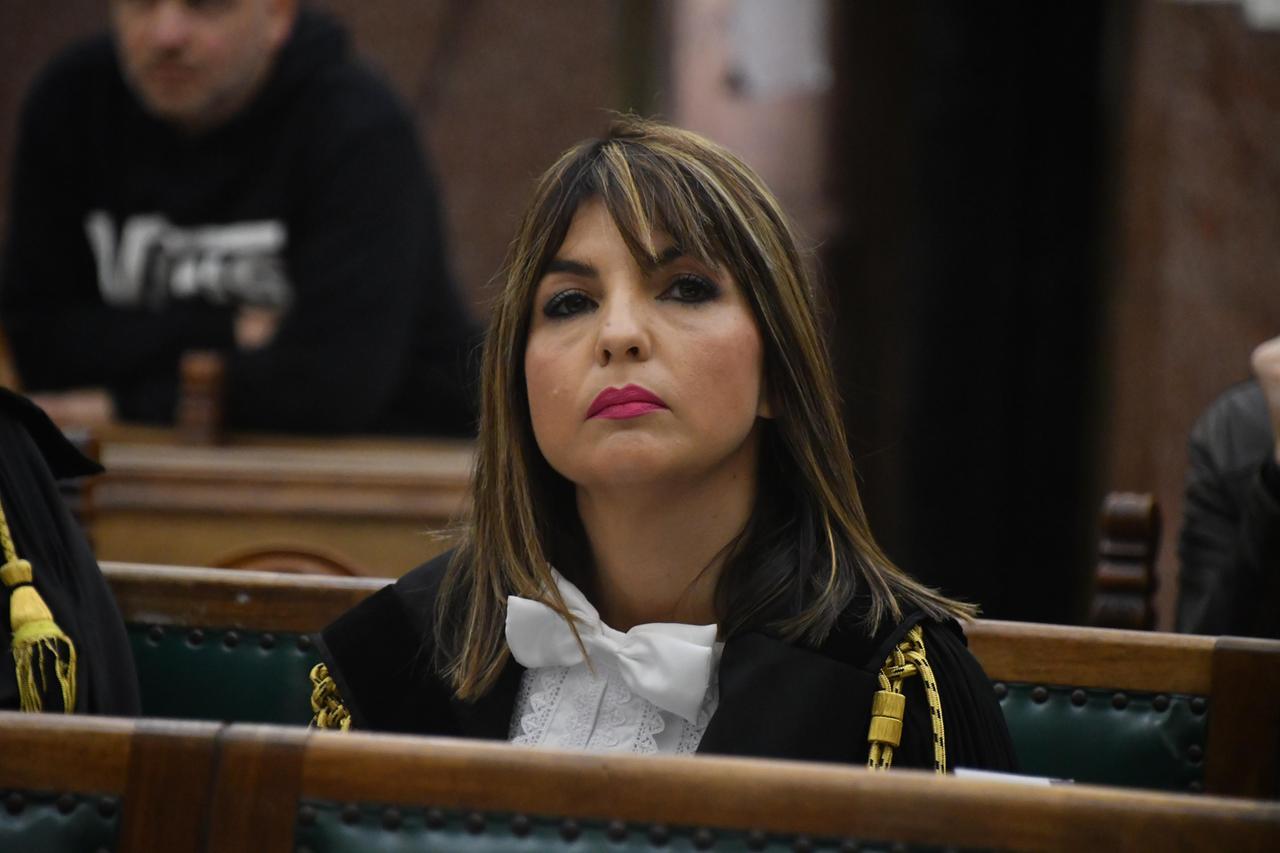 Sorso, Pestò per strada l’amica della ex che perse i denti: condannato – Ecco cos’era successo