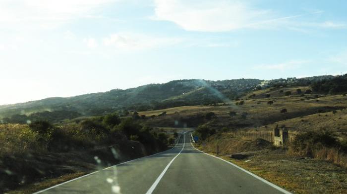 Ozieri, esonda il fiume: la Statale 128 bis chiusa al traffico