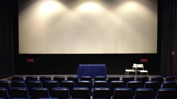 Streaming, social e pigrizia: difficile la situazione dei cinema
