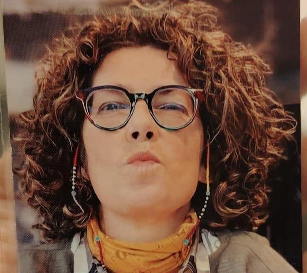 I biglietti con messaggi d’amore lasciati dalla Signora del Crostolo