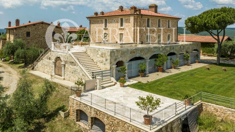 La tenuta di Massa Marittima in vendita a 28 milioni di euro (foto agenzia Carratelli)