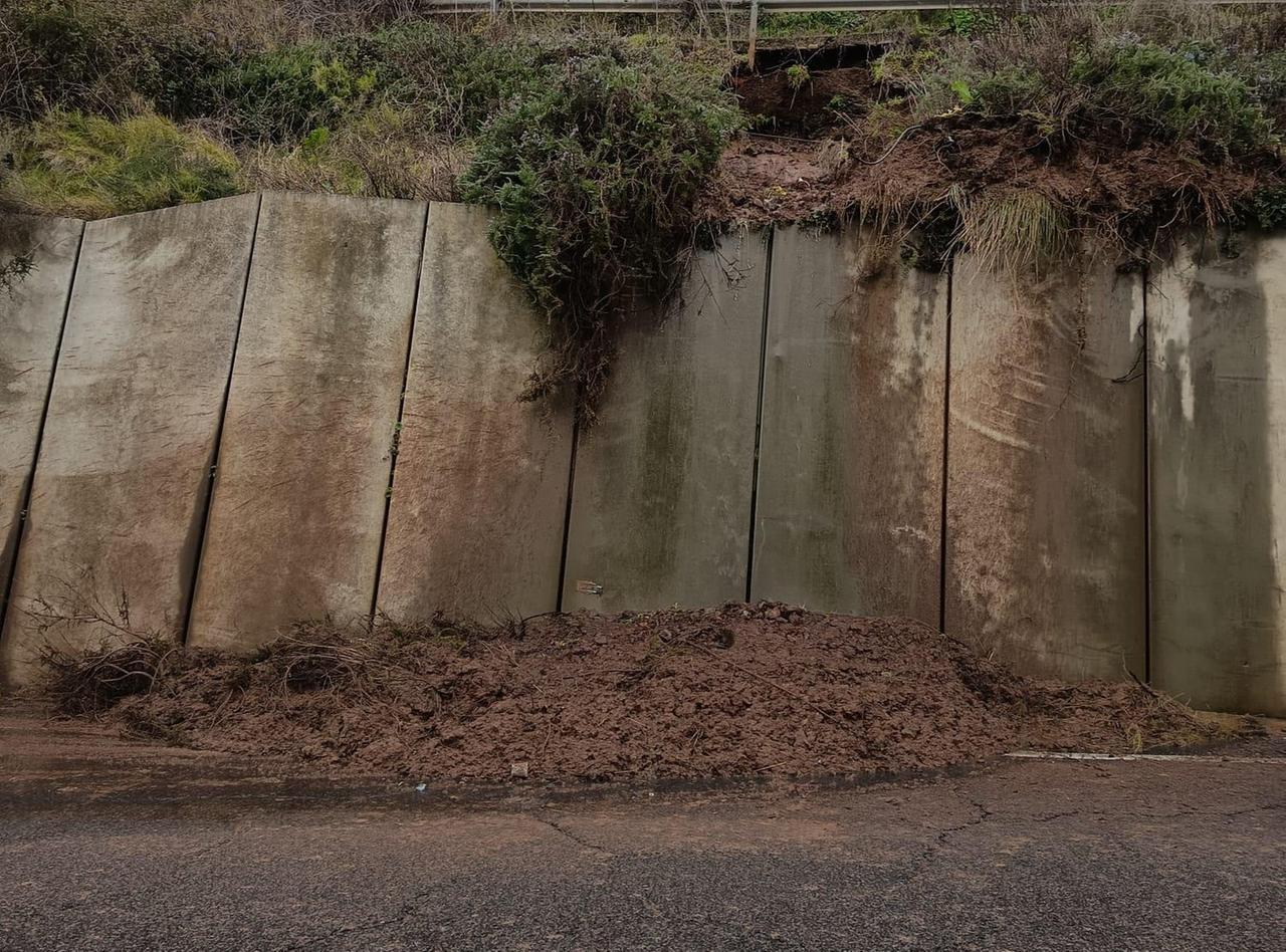Frana una parte del costone lungo la strada tra Macomer e Tossilo