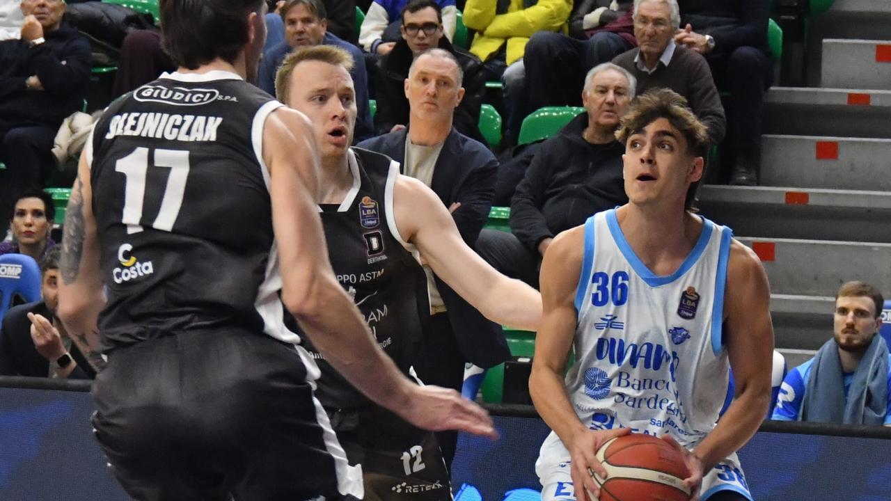 La Dinamo lotta ma non rimonta - Foto Mauro Chessa