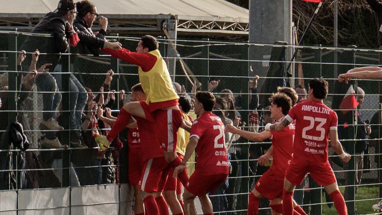 
	L'esultanza dei giocatori del Grosseto (foto Noemy Lettieri per Us Grosseto)

