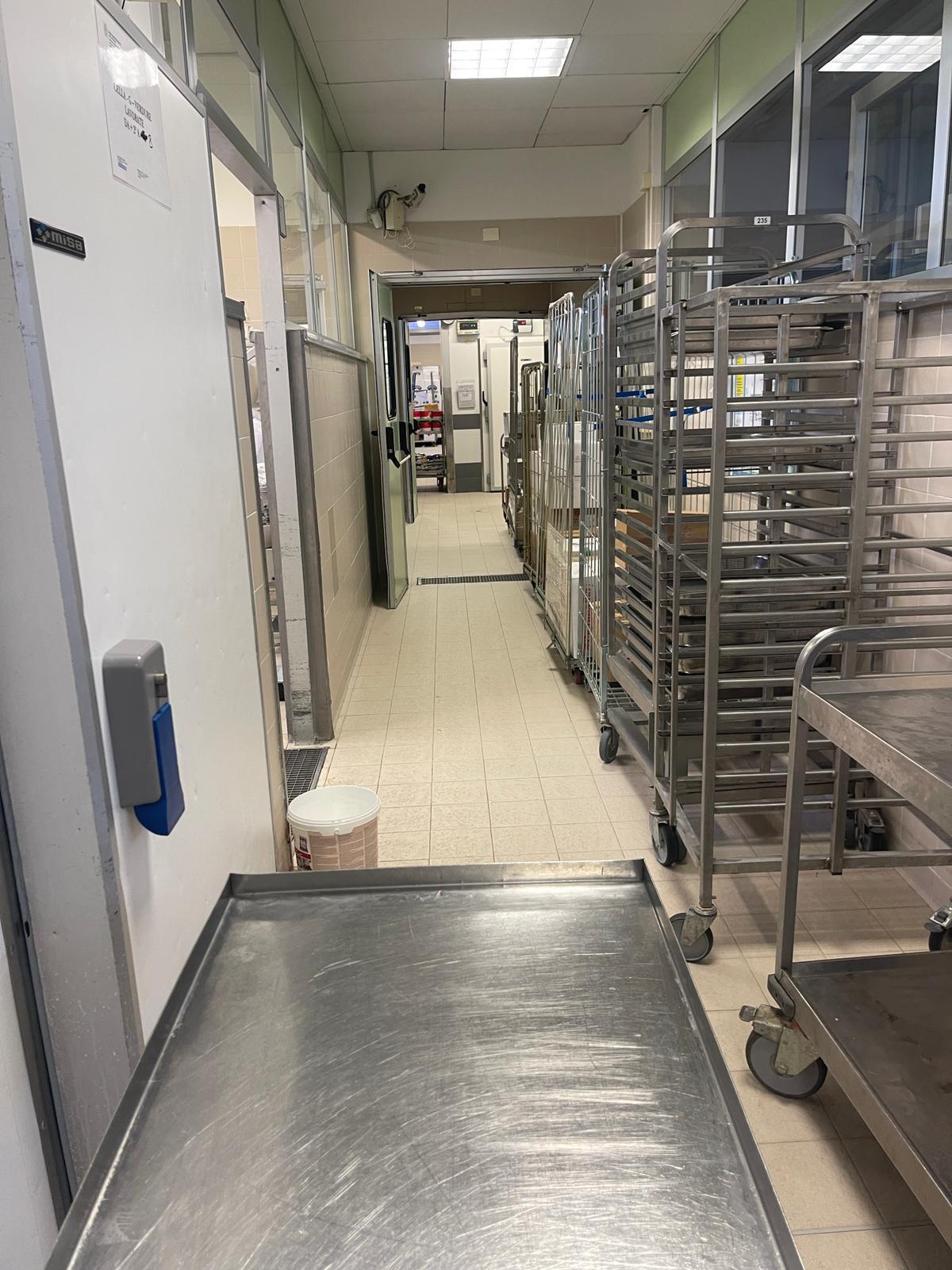 «La mensa del Santa Maria? È come il reality “Cucine da incubo”». Per l’Ausl sono accuse infondate