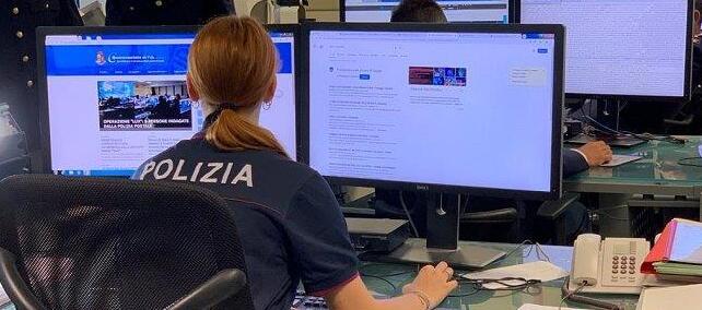 Lucca, estorsione sessuale per i video hard: «Paga o mettiamo tutto online»