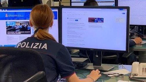 Lucca, estorsione sessuale per i video hard: «Paga o mettiamo tutto online»