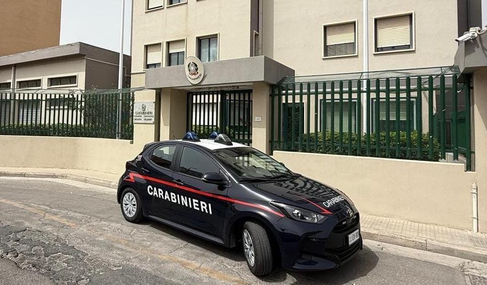 Spaccio di cocaina nella casa al centro: arrestata una coppia, carabiniere ferito durante il blitz