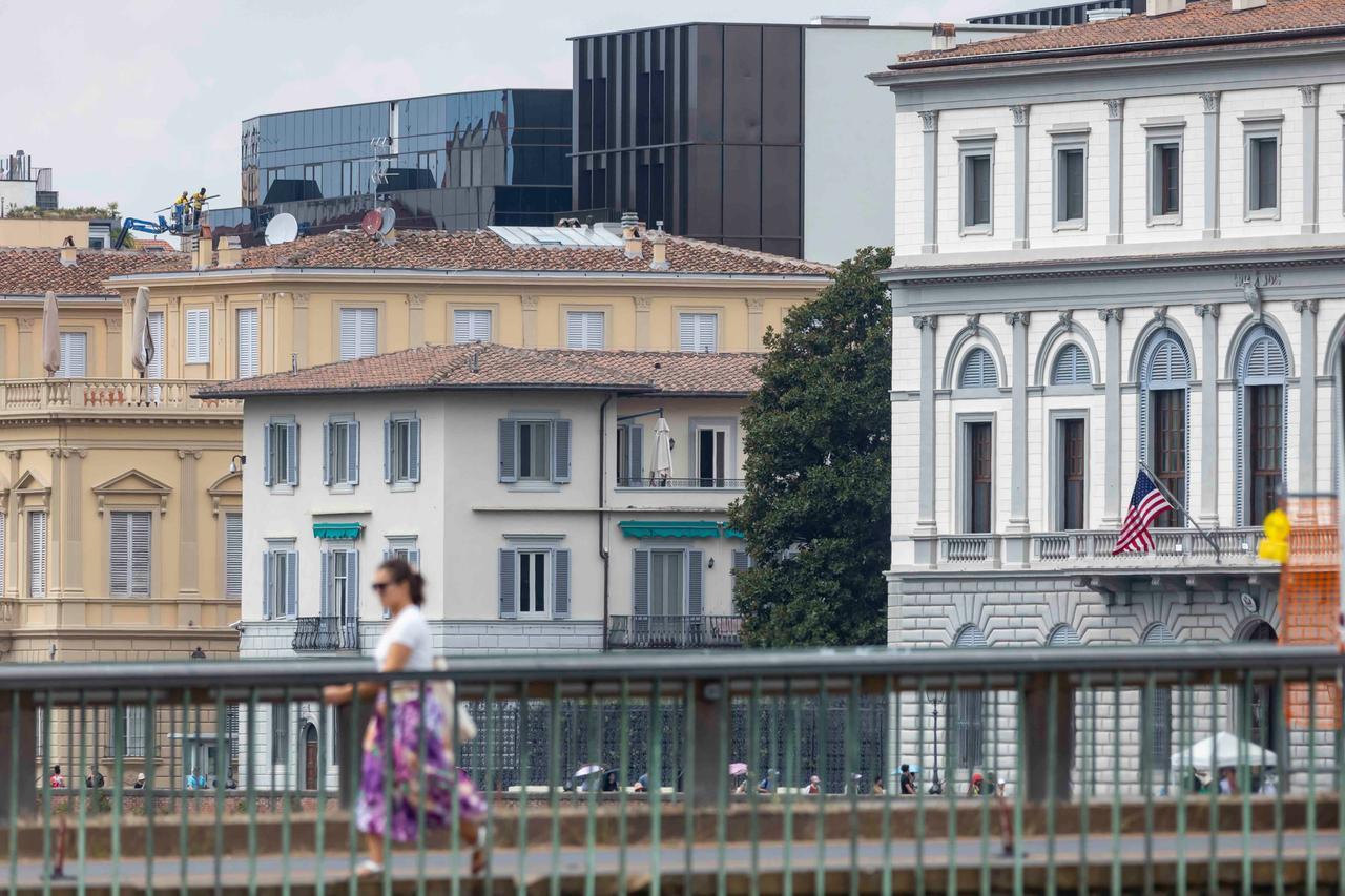 Urbanistica a Firenze, la maggioranza fa quadrato: “Va tutto bene, con gli oneri faremo case popolari”