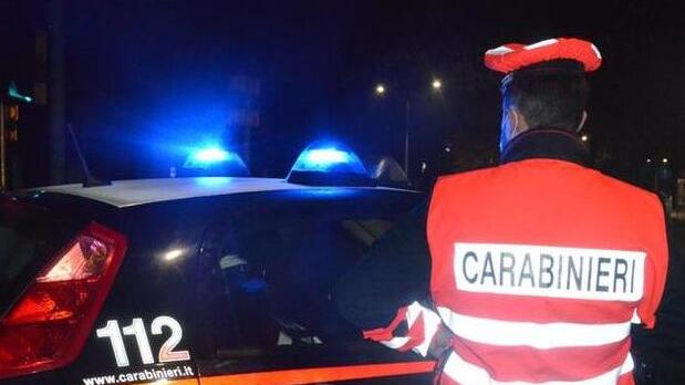 Una pattuglia dei carabinieri (in una foto di archivio)