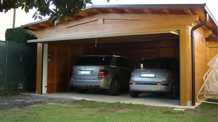 Caos assicurazioni, si va verso l’obbligo polizza anche per i mezzi fermi in garage: cosa sta succedendo