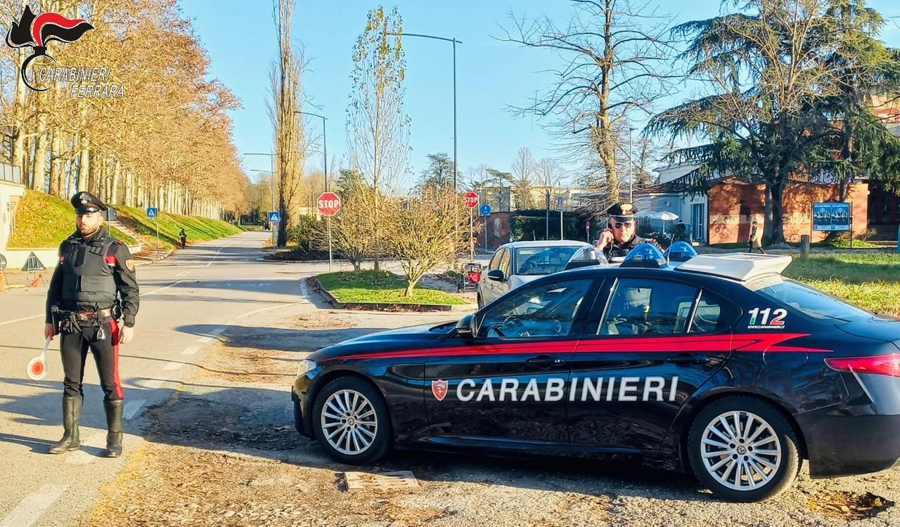 Ferrara, pusher sorpreso con undici dosi in bocca