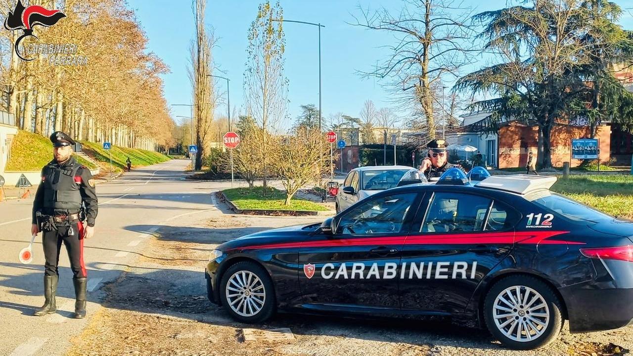 Ferrara, pusher sorpreso con undici dosi in bocca