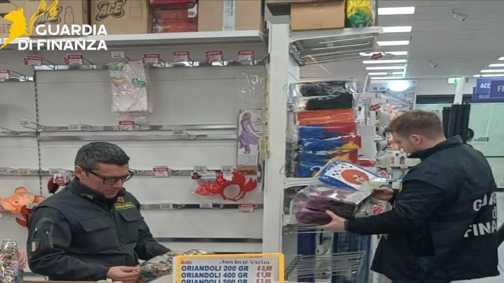 Capannori, sequestrati 7mila pezzi “non sicuri” per le feste di Carnevale