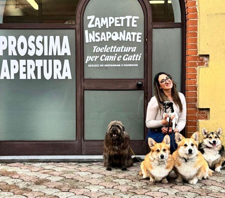 Lascia il posto fisso per realizzare il suo sogno: «Un negozio per gli amici a quattro zampe»