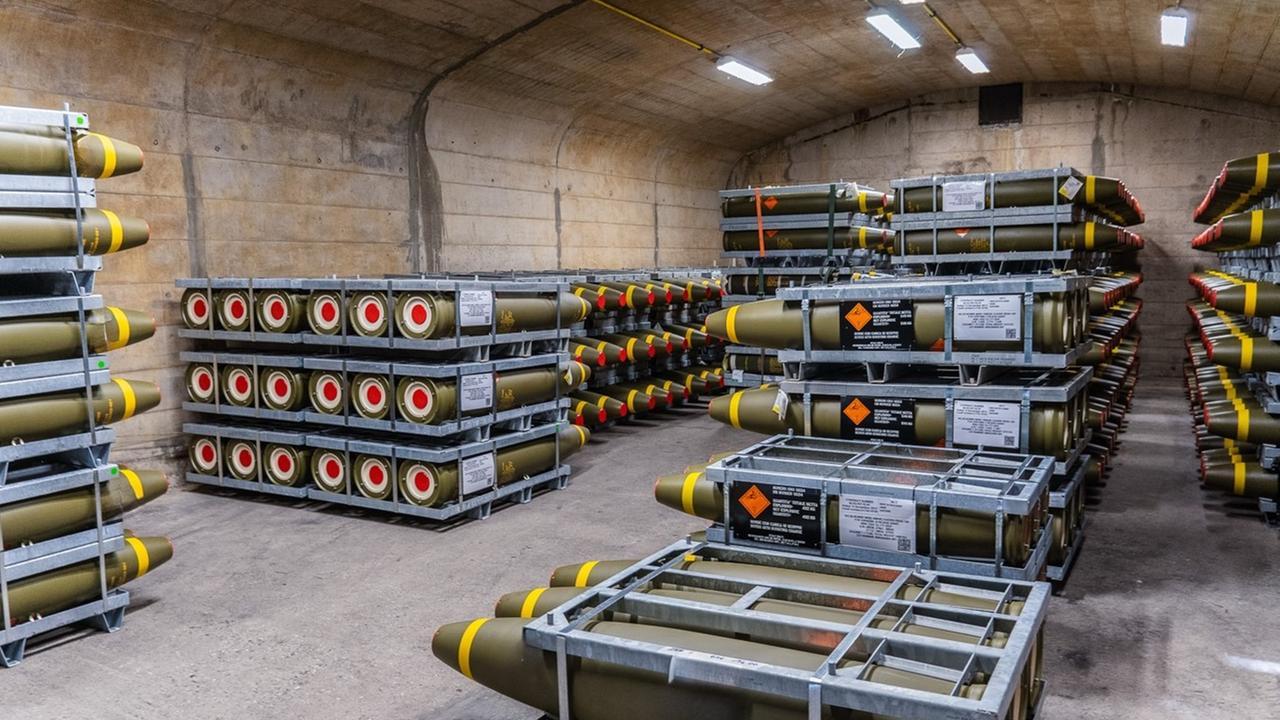 Bombe per i caccia, droni, mine navali e munizioni – ecco cosa si produce a Domusnovas