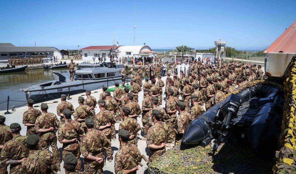 Attività degli incursori nella base addestrativa a Boccadarno (Foto Esercito)