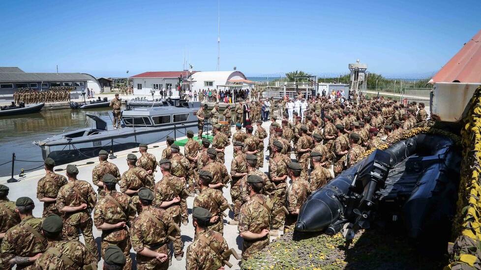 Attività degli incursori nella base addestrativa a Boccadarno (Foto Esercito)