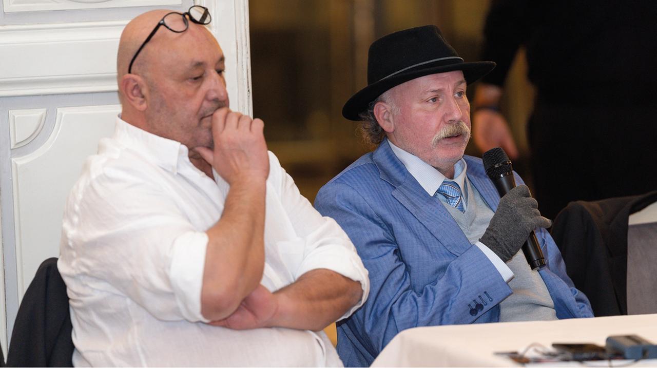 
	Marco Giordano, al microfono

