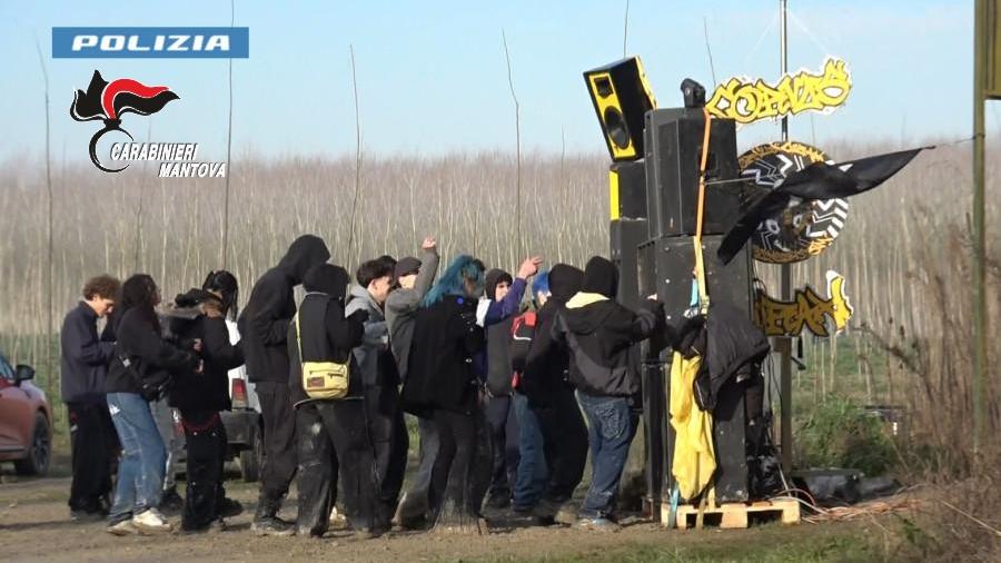 Un rave party non autorizzato sulle sponde del Po: oltre quaranta le persone denunciate