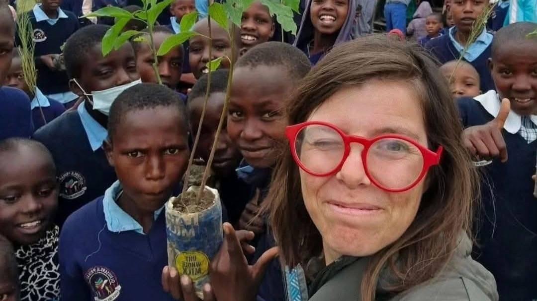 La storia dell’insegnante Carola Farci: «Rinuncio a metà dello stipendio e mi prendo cura del pianeta»
