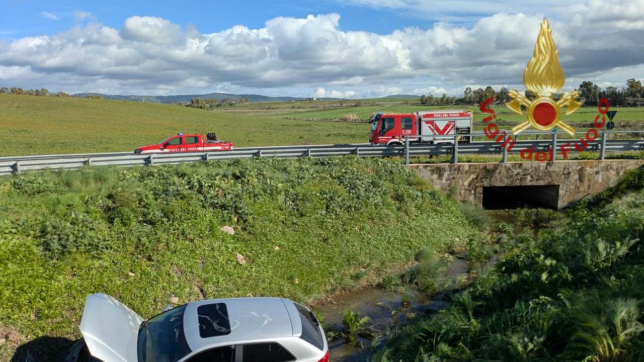 Incidente stradale sulla statale 128: grave un automobilista