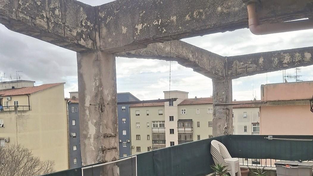 Sassari, piove dentro casa: una famiglia finisce per strada – che cosa è successo