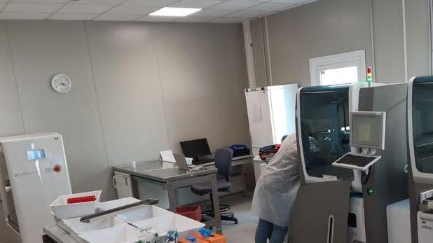 Un interno dei laboratori (foto archivio)