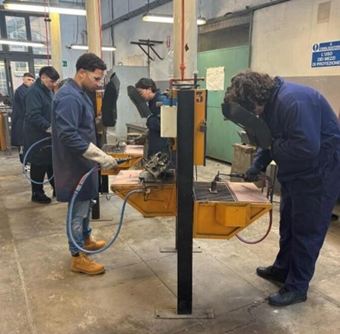 Livorno, all’Orlando come in officina auto: «Formeremo i futuri meccanici»<br type="_moz" />
