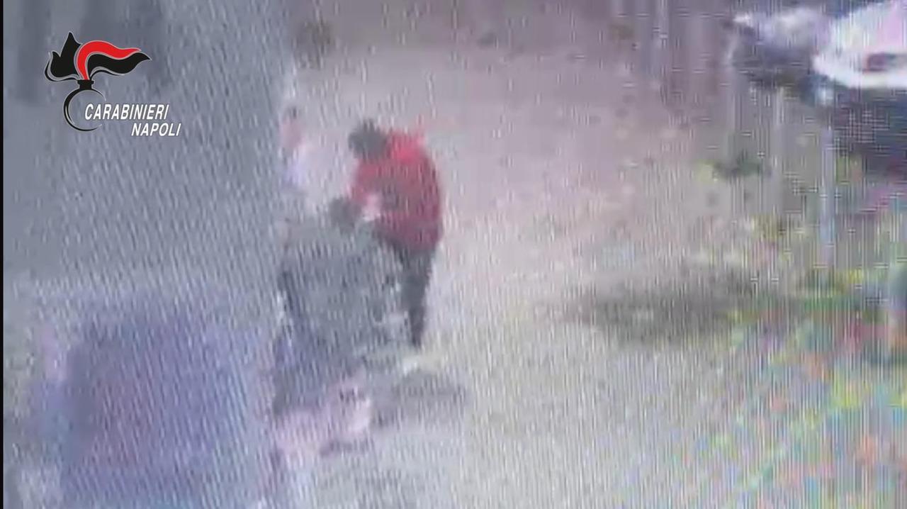 
	Un frame del video dei carabinieri della vicenda

