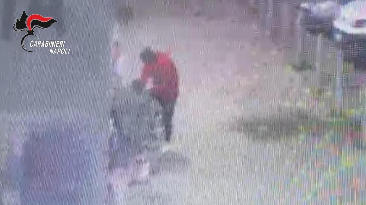 Un frame del video dei carabinieri della vicenda